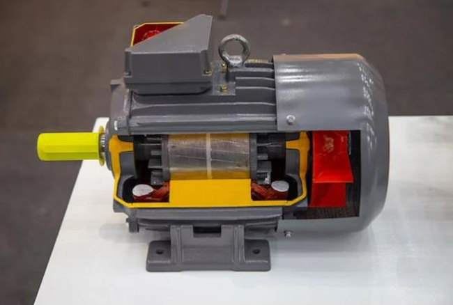 圖2三相電機的內(nèi)部結構 圖2三相電機的內(nèi)部結構